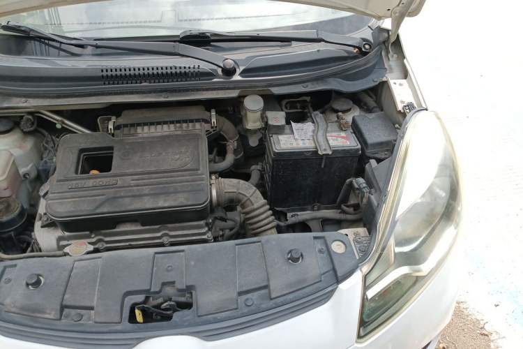 Used CHANGAN Benni 2015 1.4L IMT Prestige Model China V Standard Engine Bay Left