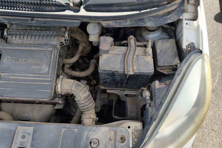 Used CHANGAN Benni 2015 1.4L Manual Luxury Model China V Standard Engine Bay Left