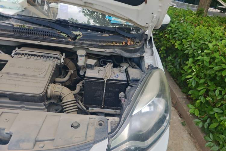 Used CHANGAN Benni 2015 1.4L IMT Luxury Model China V Standard Engine Bay Left