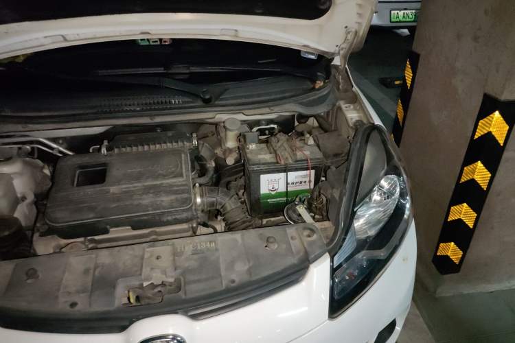 Used CHANGAN Benni 2015 1.4L IMT Luxury Model China IV Engine Bay Left