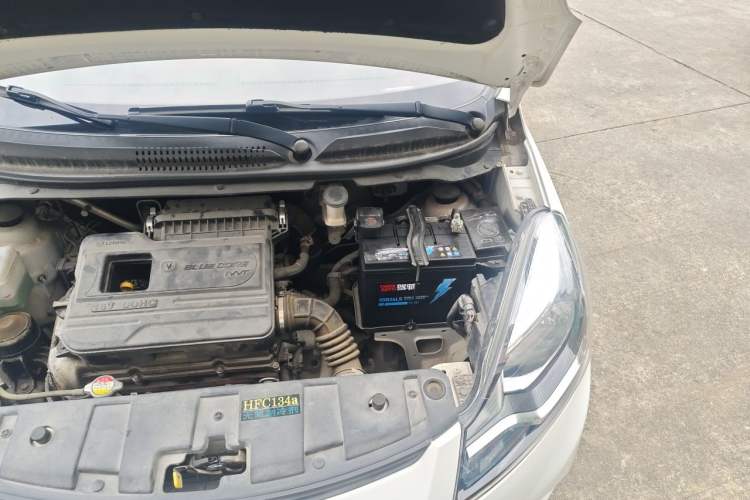 Used CHANGAN Benni 2015 1.4L Manual Luxury Model China IV Standard Engine Bay Left
