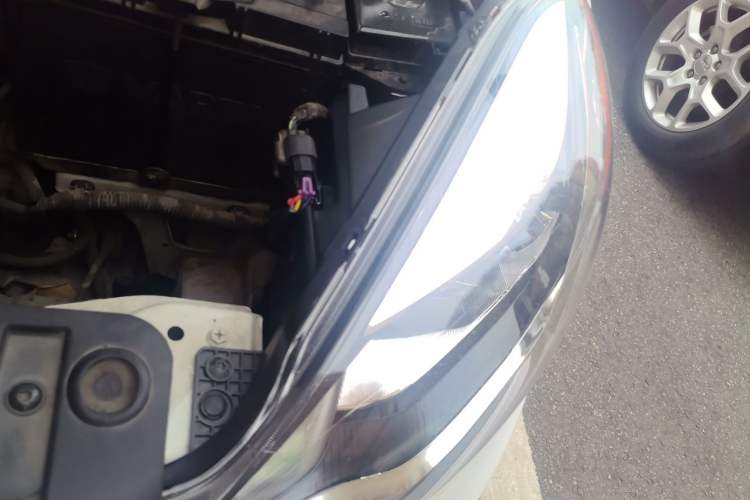 Used CHANGAN Benni 2015 1.4L IMT Sunroof Version China V Standard Engine Bay Left