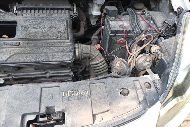 Used CHANGAN Benni 2015 1.4L IMT Luxury Model China V Standard Engine Bay Left