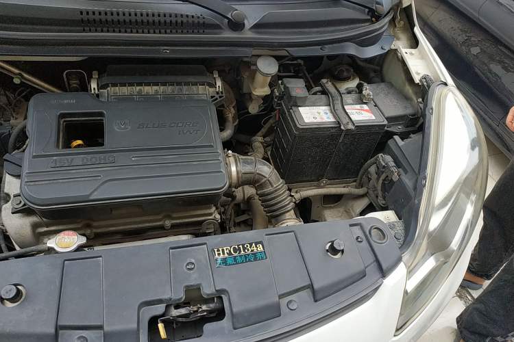 Used CHANGAN Benni 2015 1.4L IMT Luxury Model China V Standard Engine Bay Left