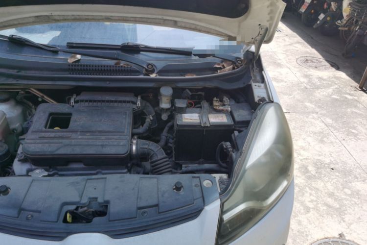 Used CHANGAN Benni 2015 1.4L IMT Luxury Model China V Standard Engine Bay Left