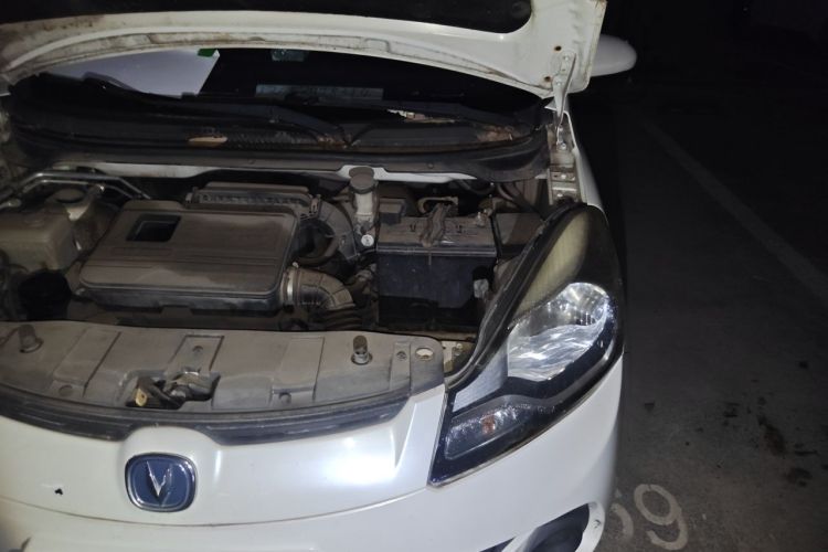 Used CHANGAN Benni 2015 1.4L IMT Sunroof Version China IV Standard Engine Bay Left
