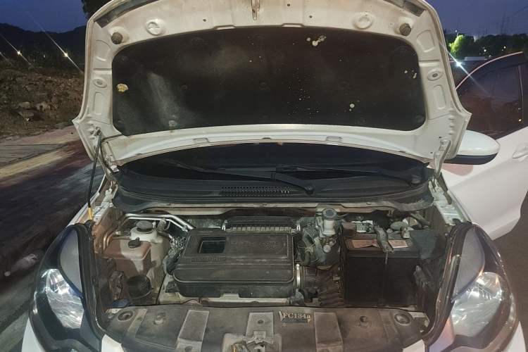 Used CHANGAN Benni 2015 1.4L IMT Sunroof Version China V Standard Engine Bay