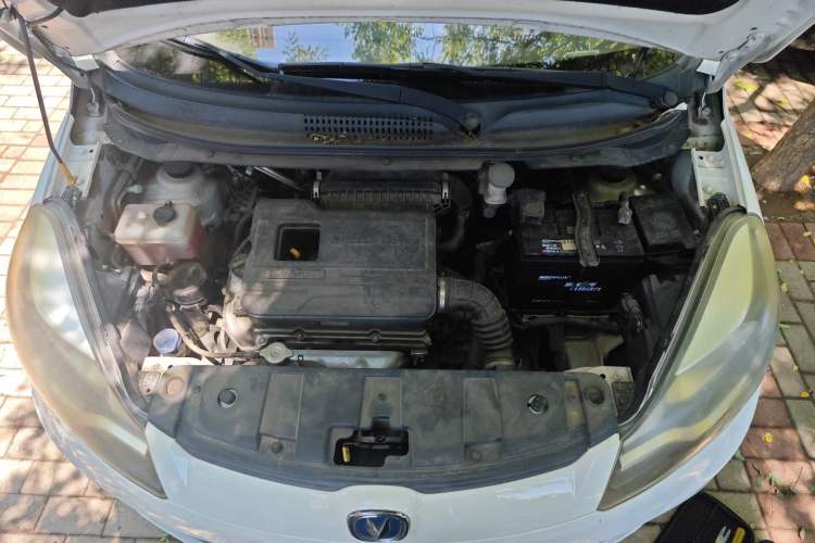 Used CHANGAN Benni 2015 1.4L IMT Prestige Model China V Standard Engine Bay