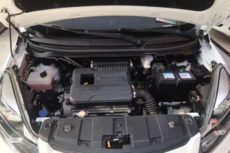 Used CHANGAN Benni 2015 1.4L IMT Luxury Model China V Standard Engine Bay