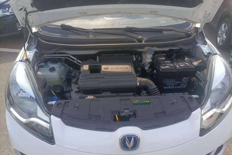 Used CHANGAN Benni 2015 1.4L IMT Luxury Model China V Standard Engine Bay