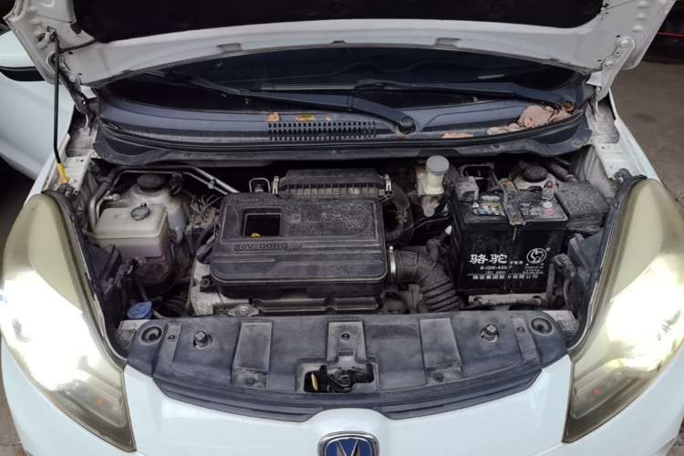Used CHANGAN Benni 2015 1.4L IMT Luxury Model China IV Engine Bay