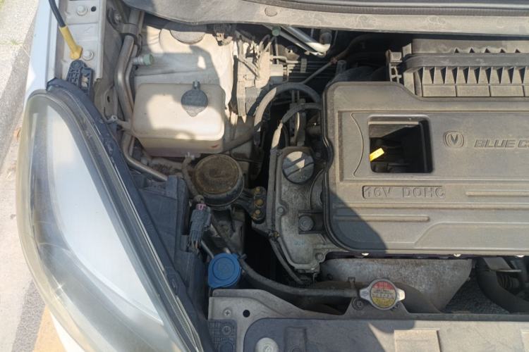 Used CHANGAN Benni 2015 1.4L IMT Luxury Model China V Standard Engine Bay Right
