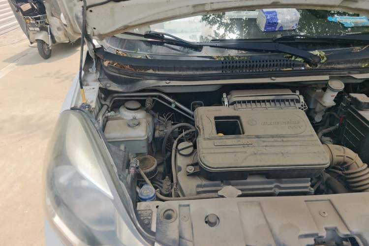 Used CHANGAN Benni 2015 1.4L IMT Luxury Model China V Standard Engine Bay Right