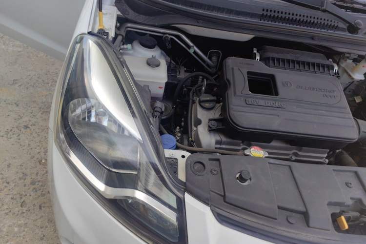 Used CHANGAN Benni 2015 1.4L Manual Luxury Model China V Standard Engine Bay Right