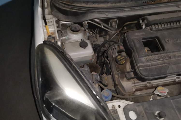 Used CHANGAN Benni 2015 1.4L IMT Prestige Model China V Standard Engine Bay Right