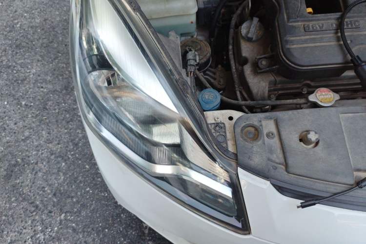 Used CHANGAN Benni 2015 1.4L IMT Prestige Model China V Standard Engine Bay Right
