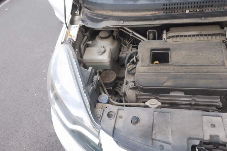 Used CHANGAN Benni 2015 1.4L IMT Prestige Model China V Standard Engine Bay Right