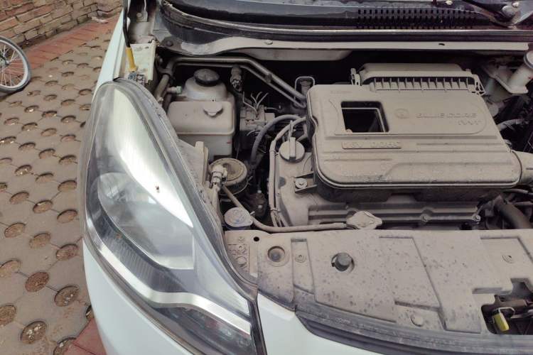 Used CHANGAN Benni 2015 1.4L IMT Luxury Model China V Standard Engine Bay Right