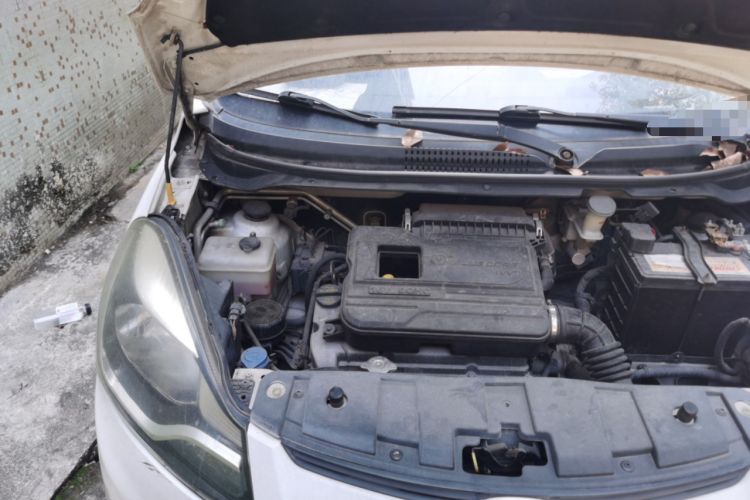 Used CHANGAN Benni 2015 1.4L IMT Luxury Model China V Standard Engine Bay Right