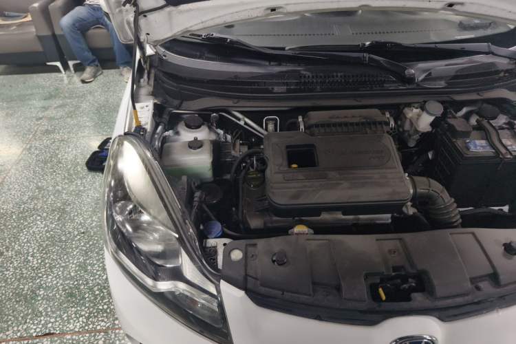 Used CHANGAN Benni 2015 1.4L IMT Prestige Model China V Standard Engine Bay Right