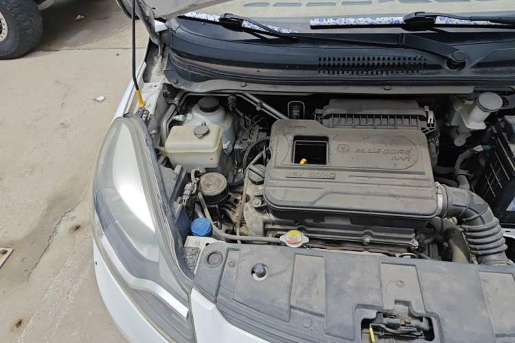 Used CHANGAN Benni 2015 1.4L Manual Sunroof Version China V Standard Engine Bay Right