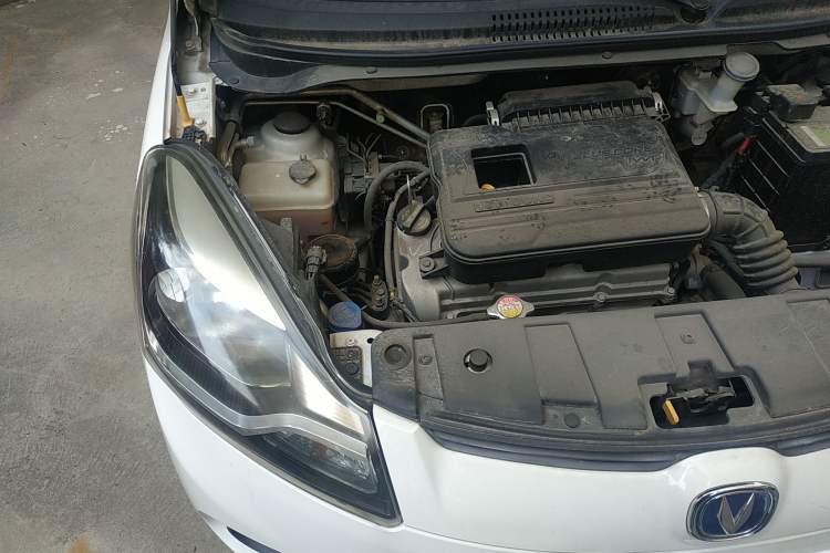 Used CHANGAN Benni 2015 1.4L IMT Luxury Model China V Standard Engine Bay Right