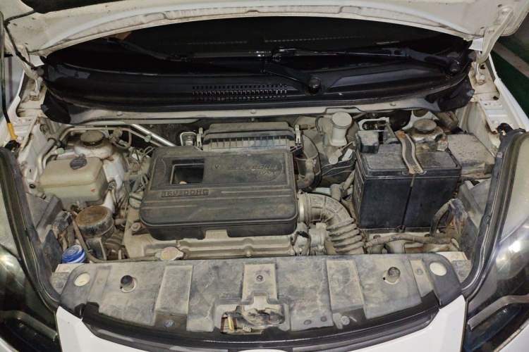 Used CHANGAN Benni 2015 1.4L IMT Luxury Model China V Standard Engine Bay