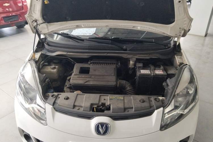 Used CHANGAN Benni 2015 1.4L IMT Luxury Model China V Standard Engine Bay