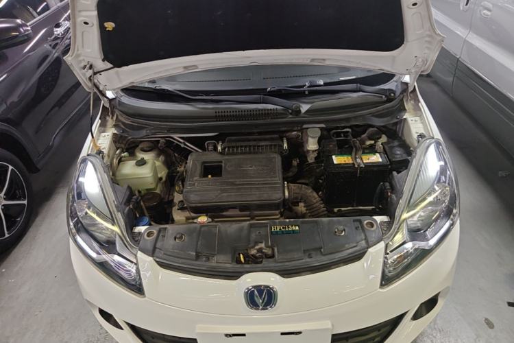 Used CHANGAN Benni 2015 1.4L IMT Luxury Model China V Standard Engine Bay