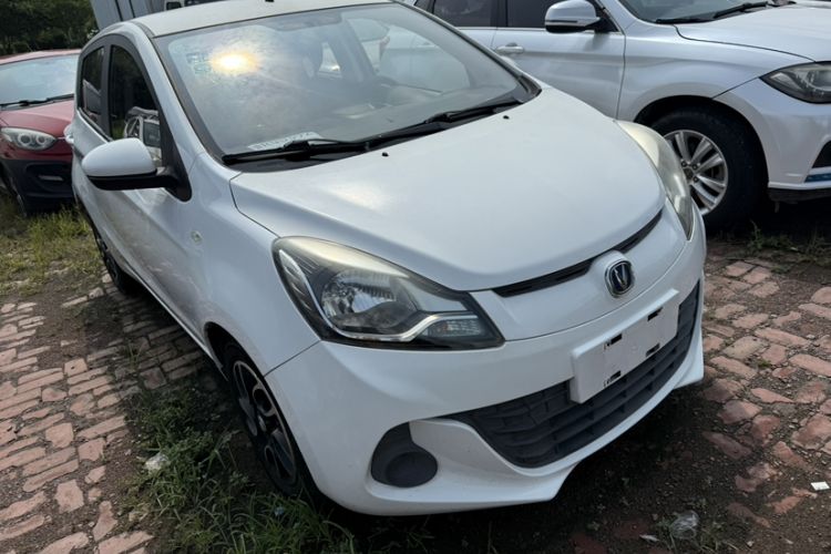 Used CHANGAN Benni 2015 1.4L IMT Luxury Model China V Standard Exterior 2