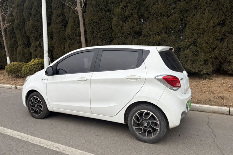 Used CHANGAN Benni 2015 1.4L IMT Luxury Model China V Standard Exterior 2
