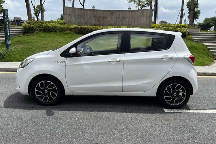 Used CHANGAN Benni 2015 1.4L IMT Luxury Model China V Standard Exterior 2