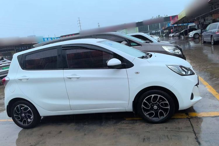 Used CHANGAN Benni 2015 1.4L IMT Luxury Model China V Standard Exterior 2