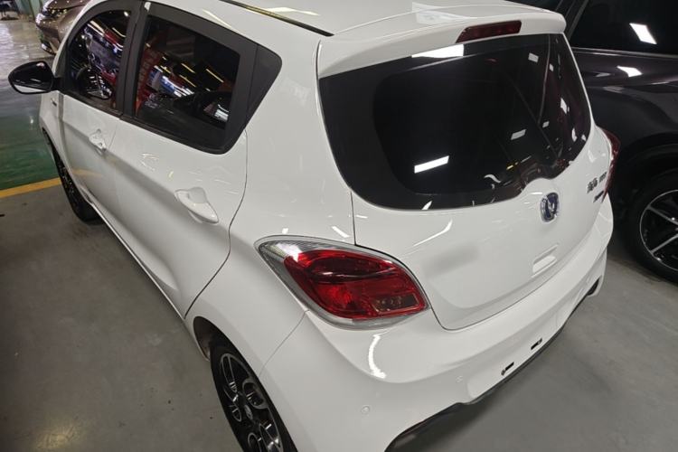 Used CHANGAN Benni 2015 1.4L IMT Luxury Model China V Standard Exterior 2