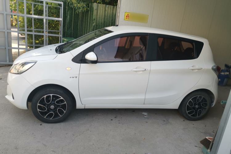 Used CHANGAN Benni 2015 1.4L Manual Luxury Model China V Standard Exterior 3