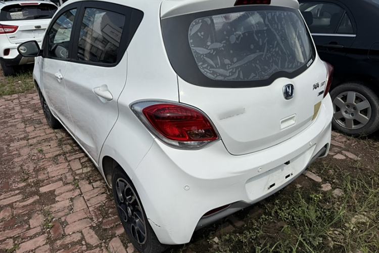 Used CHANGAN Benni 2015 1.4L IMT Luxury Model China V Standard Exterior 3