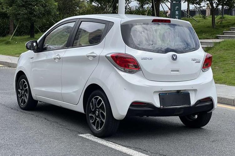 Used CHANGAN Benni 2015 1.4L IMT Luxury Model China V Standard Exterior 3