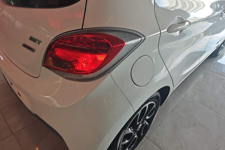 Used CHANGAN Benni 2015 1.4L IMT Prestige Model China V Standard Exterior 3