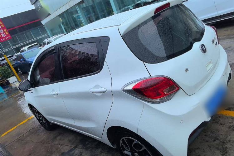 Used CHANGAN Benni 2015 1.4L IMT Luxury Model China V Standard Exterior 3