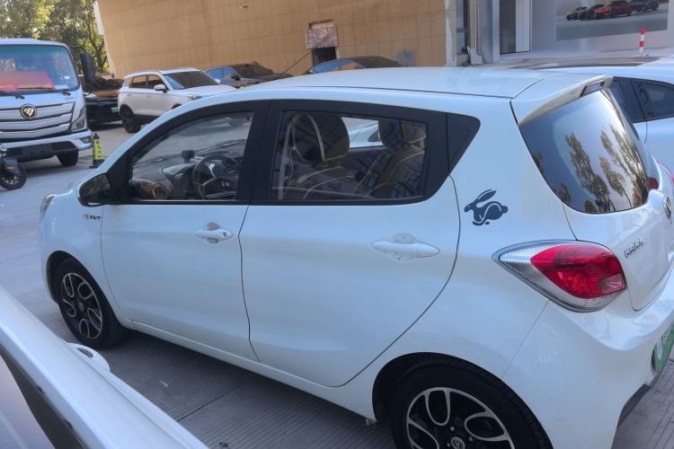 Used CHANGAN Benni 2015 1.4L IMT Luxury Model China V Standard Exterior 3