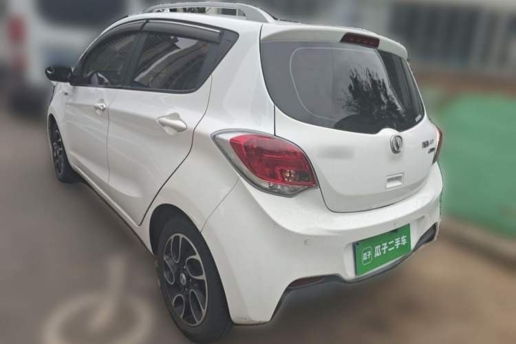 Used CHANGAN Benni 2015 1.4L IMT Luxury Model China V Standard Exterior 3