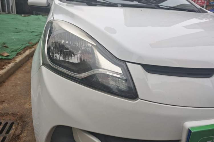 Used CHANGAN Benni 2015 1.4L IMT Luxury Model China V Standard Exterior 4
