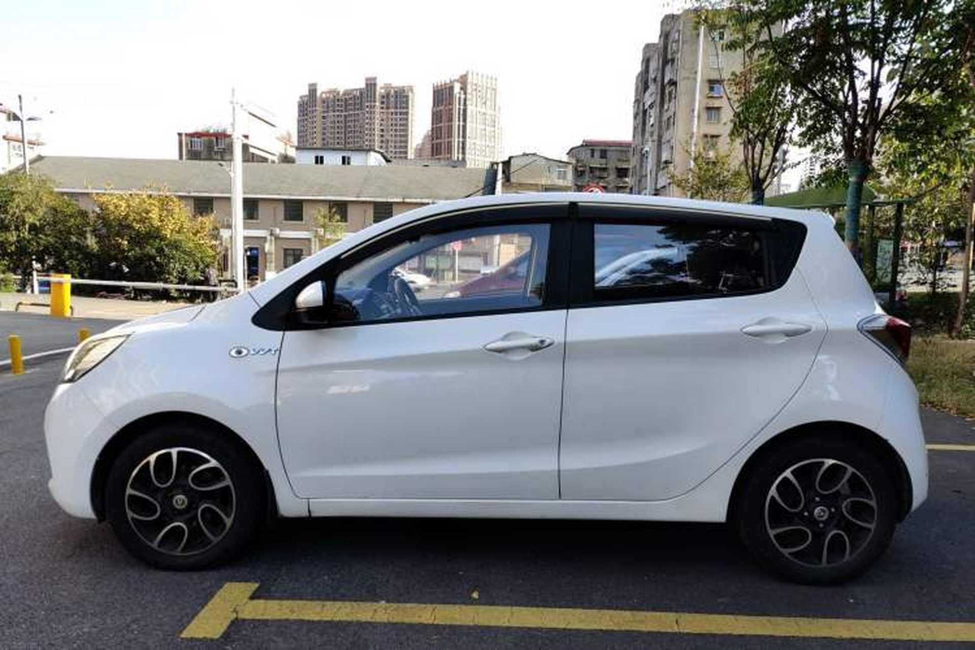 Used CHANGAN Benni 2015 1.4L IMT Luxury Model China V Standard Exterior 5