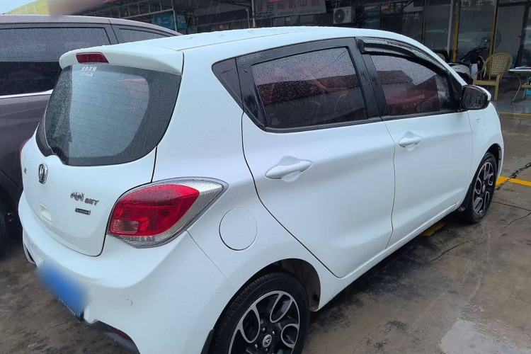Used CHANGAN Benni 2015 1.4L IMT Luxury Model China V Standard Exterior 5