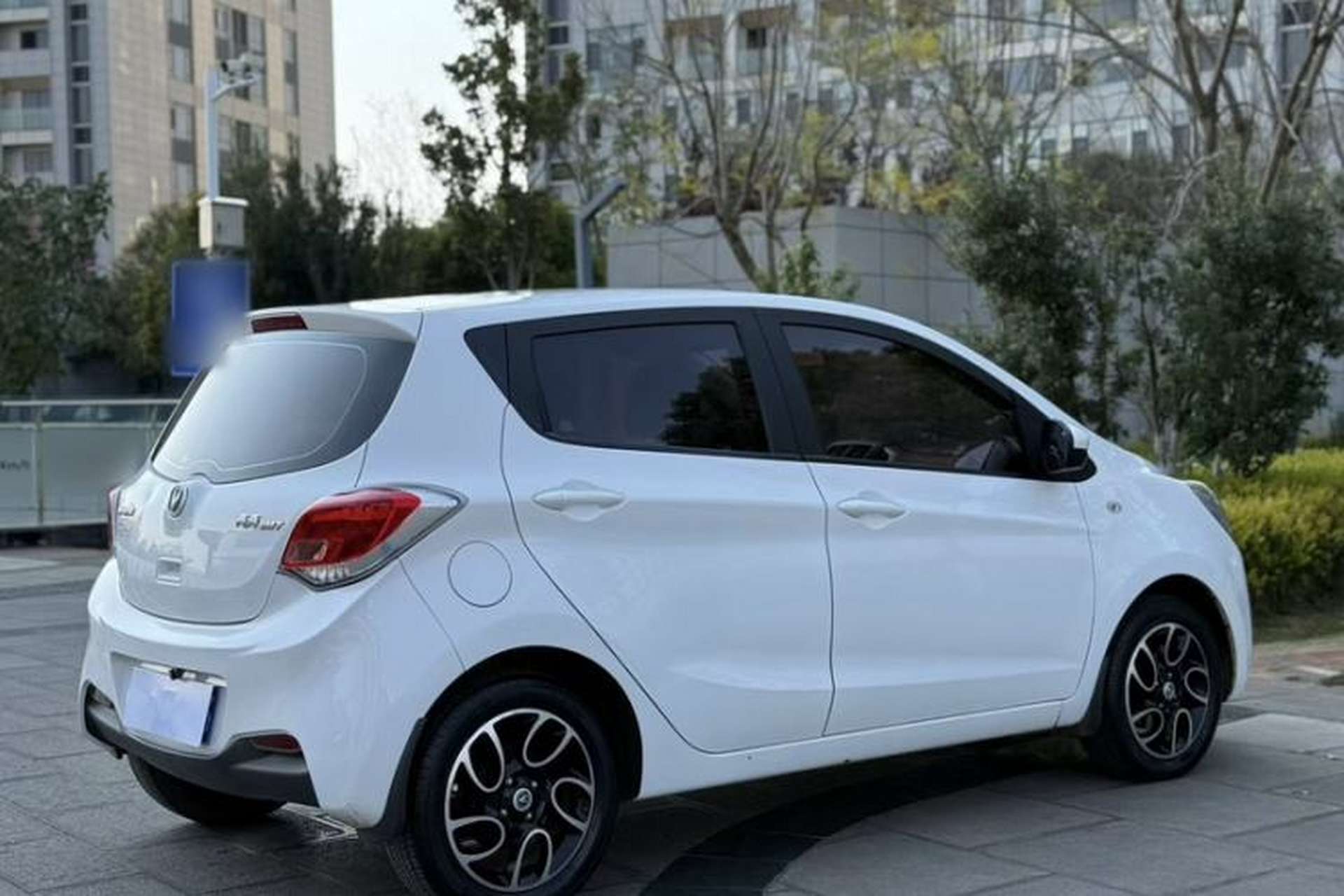 Used CHANGAN Benni 2015 1.4L IMT Luxury Model China V Standard Exterior 6