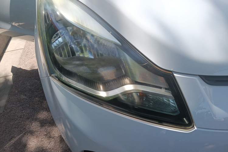 Used CHANGAN Benni 2015 1.4L Manual Luxury Model China IV Standard Exterior 6