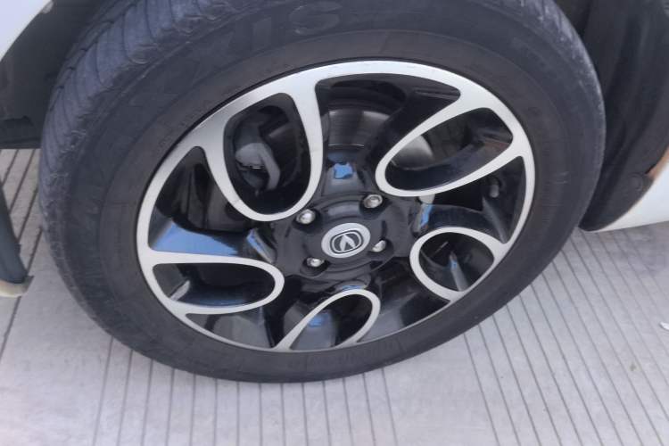 Used CHANGAN Benni 2015 1.4L IMT Luxury Model China V Standard Exterior 7