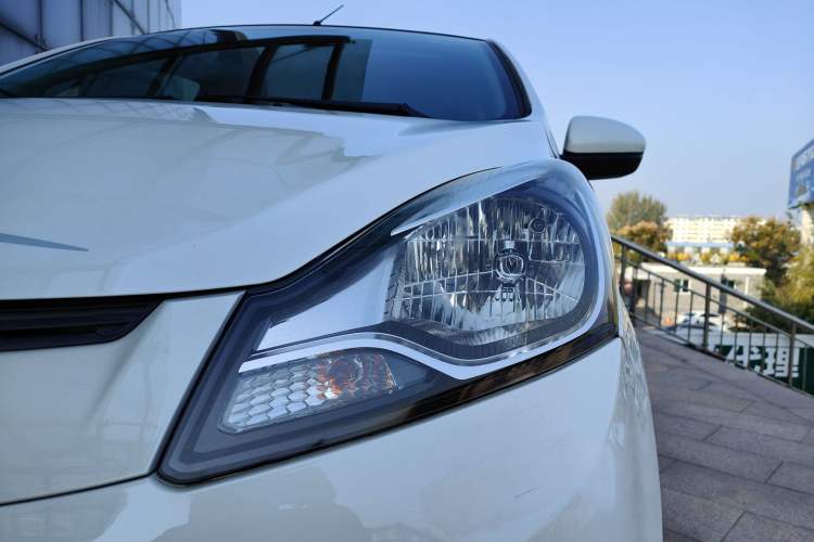 Used CHANGAN Benni 2015 1.4L IMT Luxury Model China V Standard Exterior 8