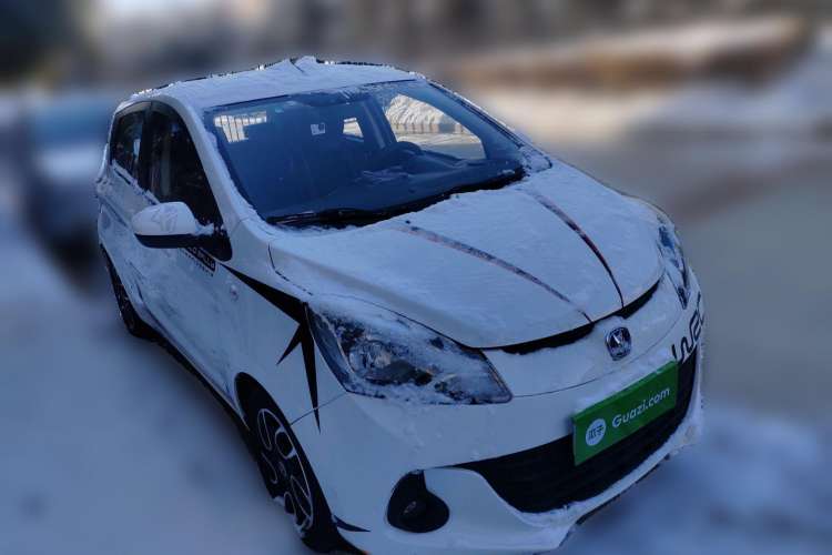 Used CHANGAN Benni 2015 1.4L IMT Luxury Model China IV Front Right 45 Deg