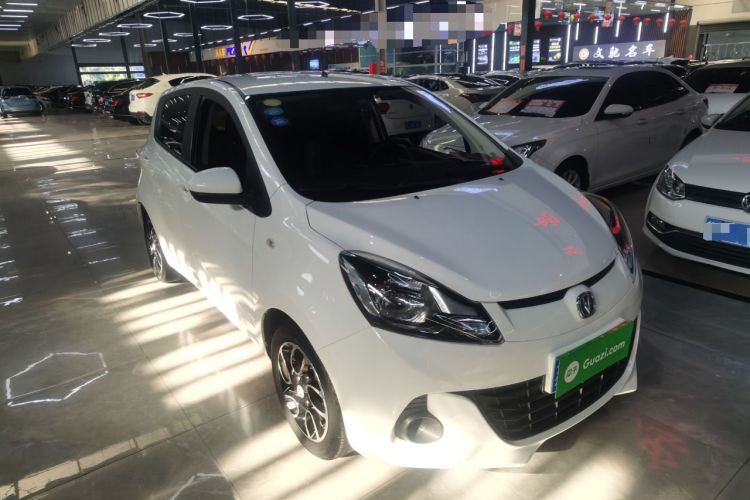 Used CHANGAN Benni 2015 1.4L IMT Luxury Model China V Standard Front Right 45 Deg